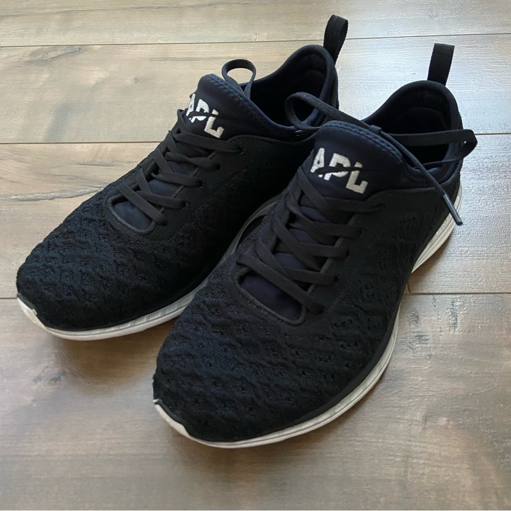 APL TechLoom Phantom Sneakers Size 8.5 Black/Metallic Silver Running Shoes